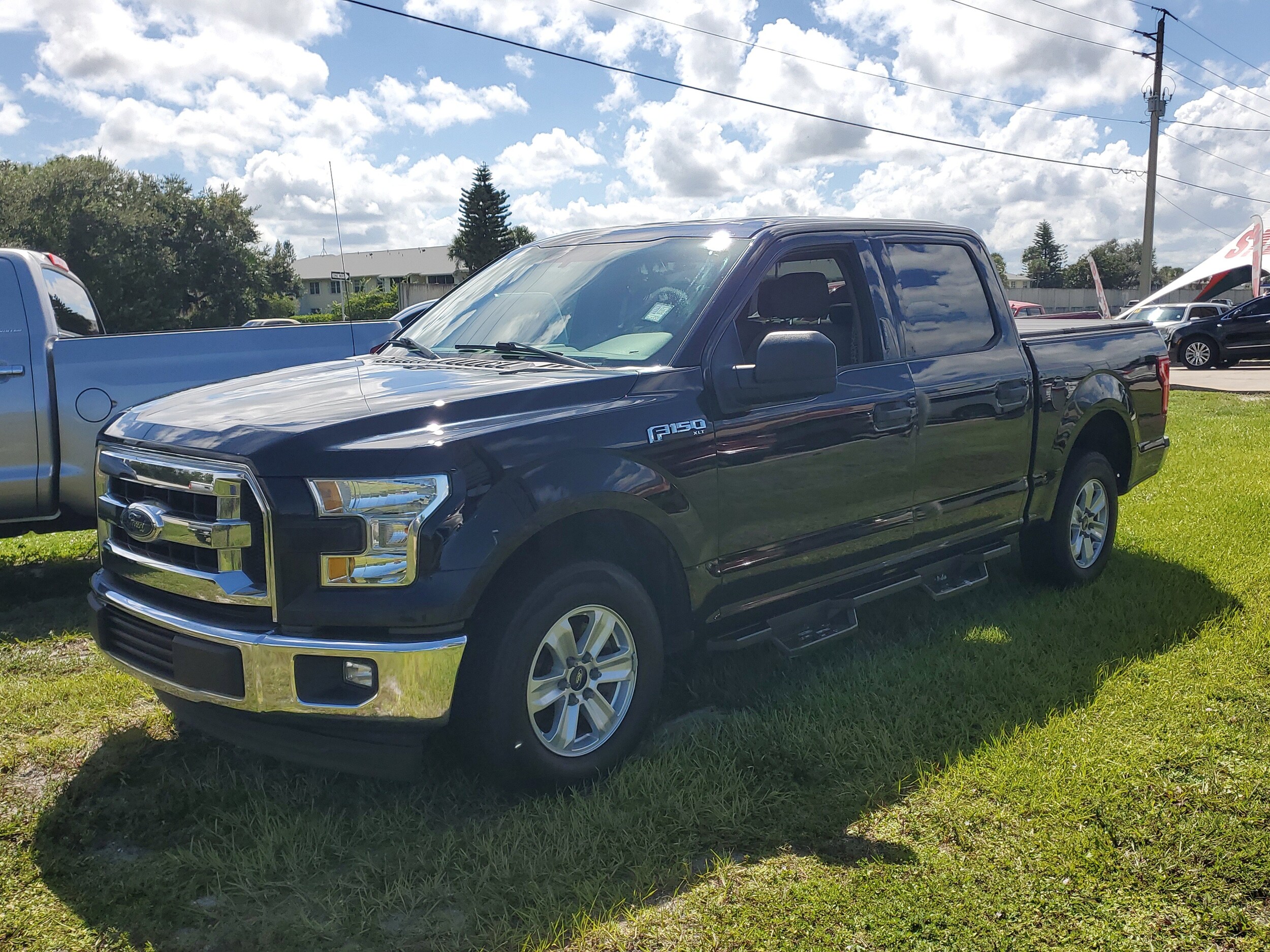 2017 Ford F-150 XLT photo 2