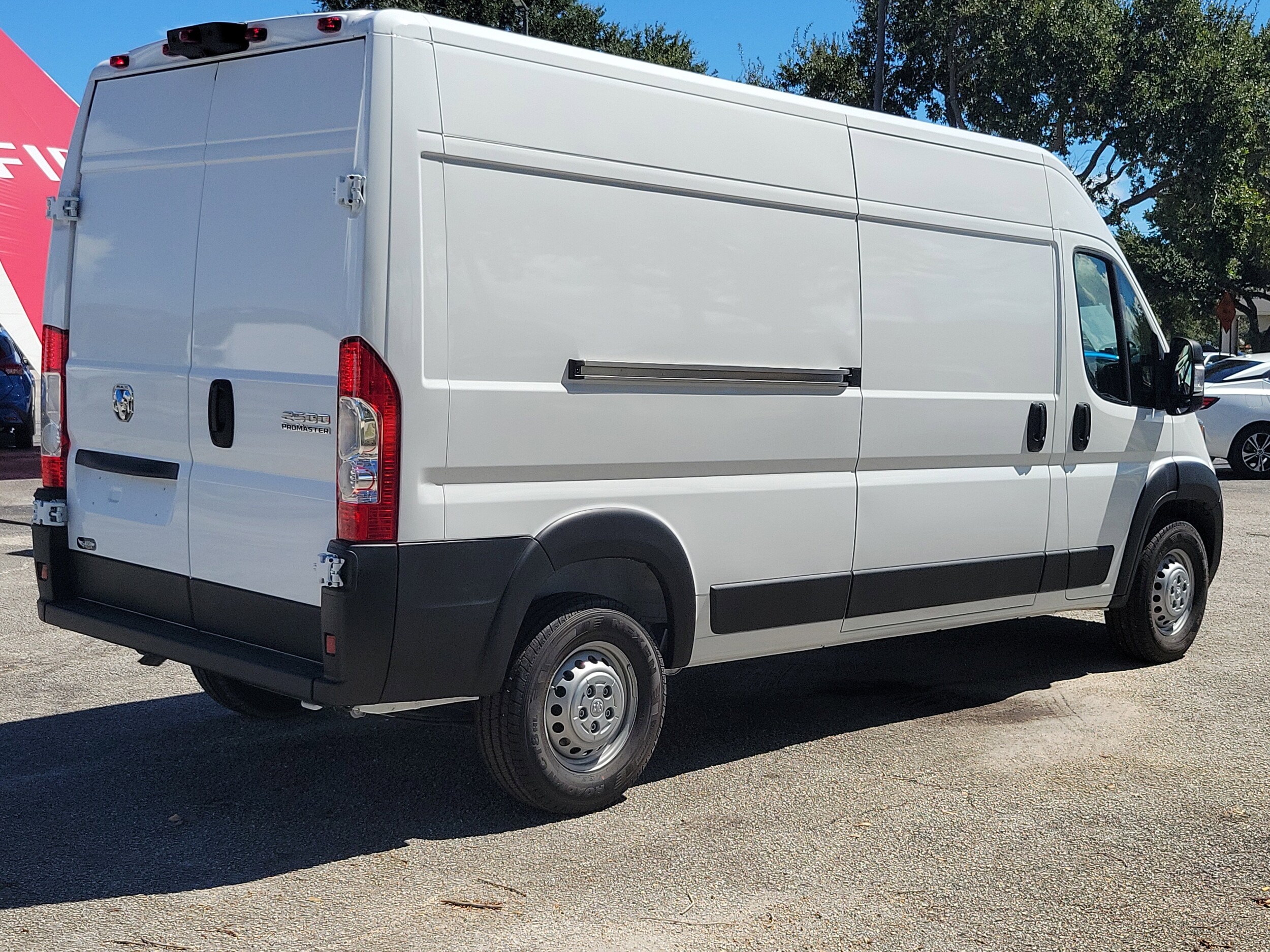 2025 Ram ProMaster 2500 photo 3