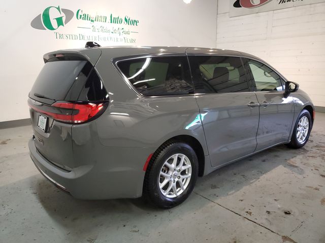 2023 Chrysler Pacifica Touring L - Photo 7