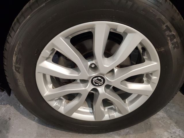 2019 Nissan Rogue SV - Photo 27