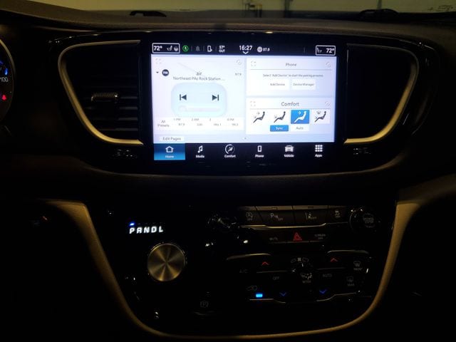 2023 Chrysler Pacifica Touring L - Photo 20