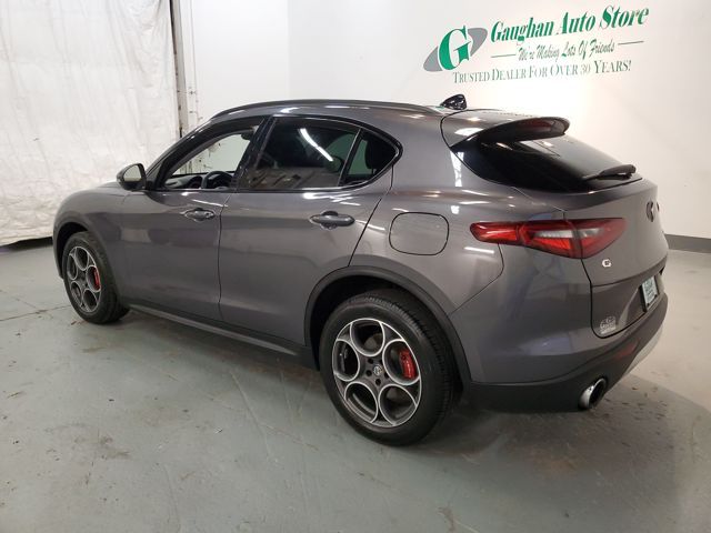 2018 Alfa Romeo Stelvio Sport photo 3