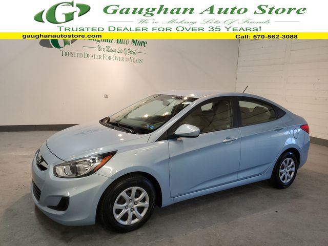 2012 Hyundai Accent's photo