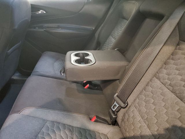 2018 Chevrolet Equinox photo 2