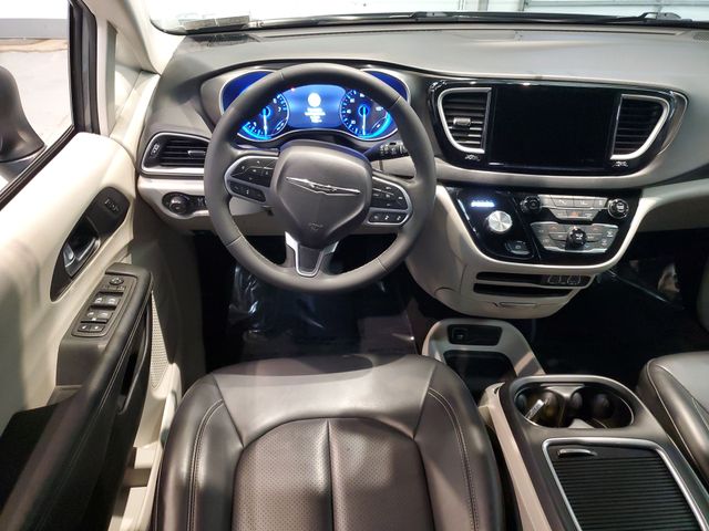 2023 Chrysler Pacifica Touring L - Photo 15