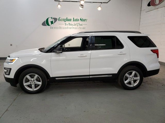 2017 Ford Explorer XLT photo 2