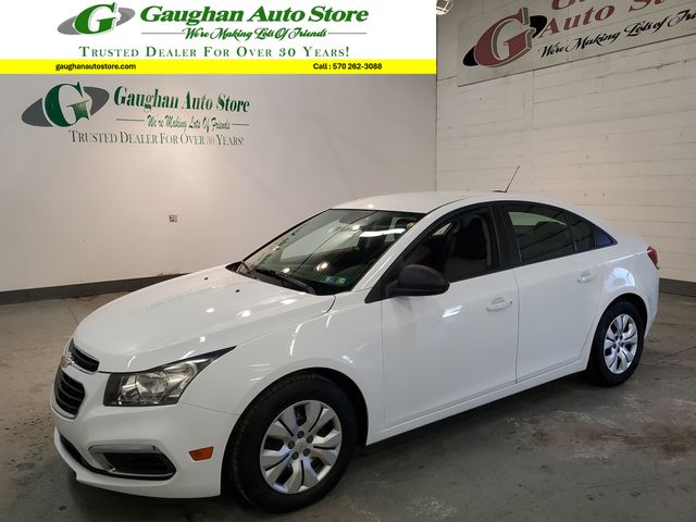 2015 Chevrolet Cruze LS's photo