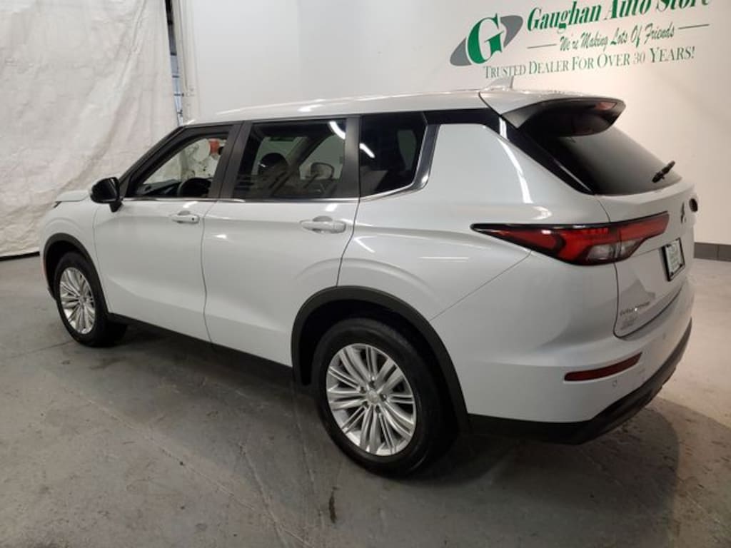 Used 2024 Mitsubishi Outlander ES SUV