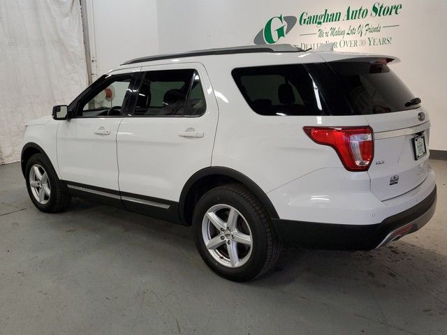 2017 Ford Explorer XLT photo 3