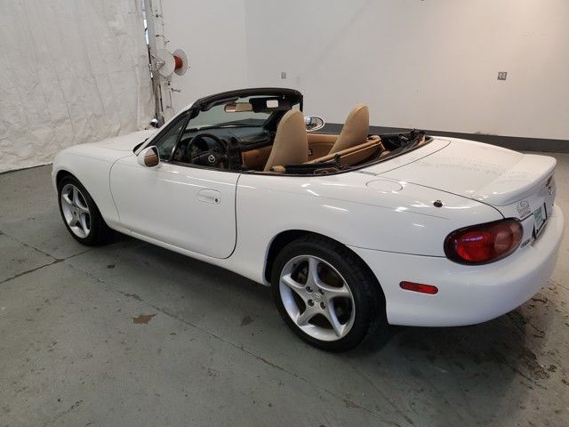 2001 Mazda MX-5 Miata Miata Base photo 3