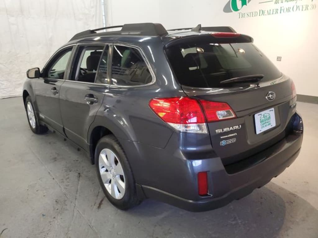 Used 2011 Subaru Outback 2.5i Premium (M6) SUV