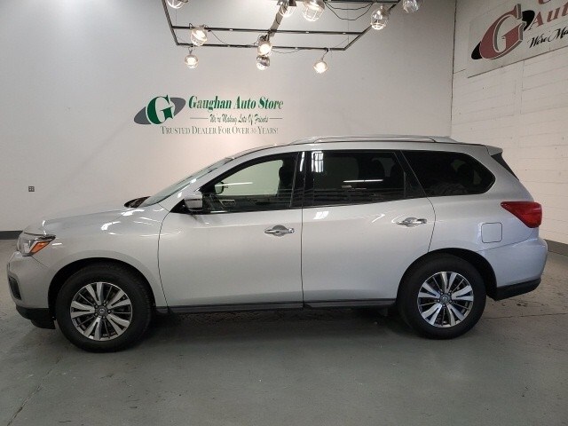 2020 Nissan Pathfinder SV photo 2