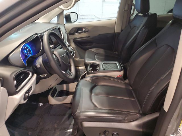 2023 Chrysler Pacifica Touring L - Photo 11