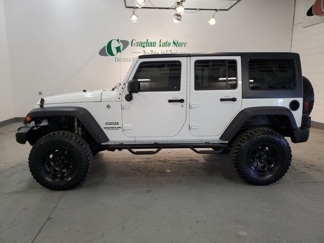 2017 Jeep Wrangler Unlimited Sport photo 2
