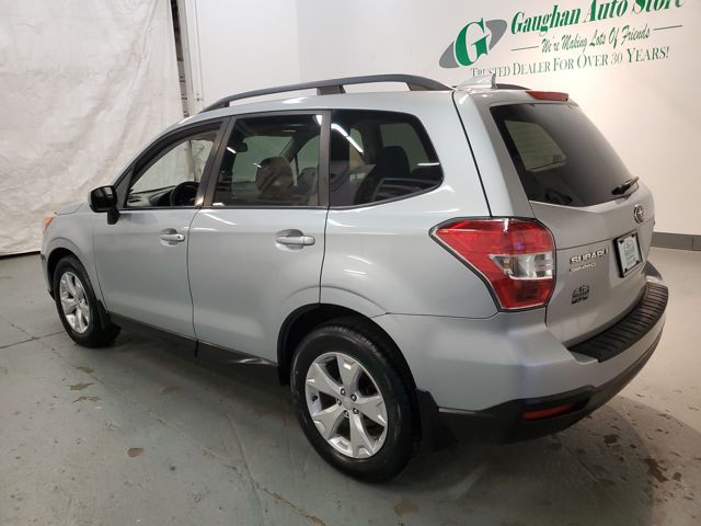 2016 Subaru Forester 2.5i Premium photo 3