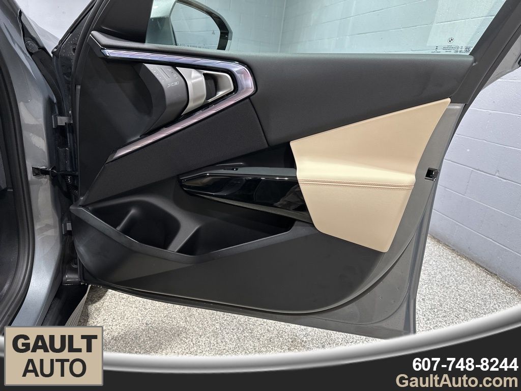2026 BMW X3 30 - Photo 18