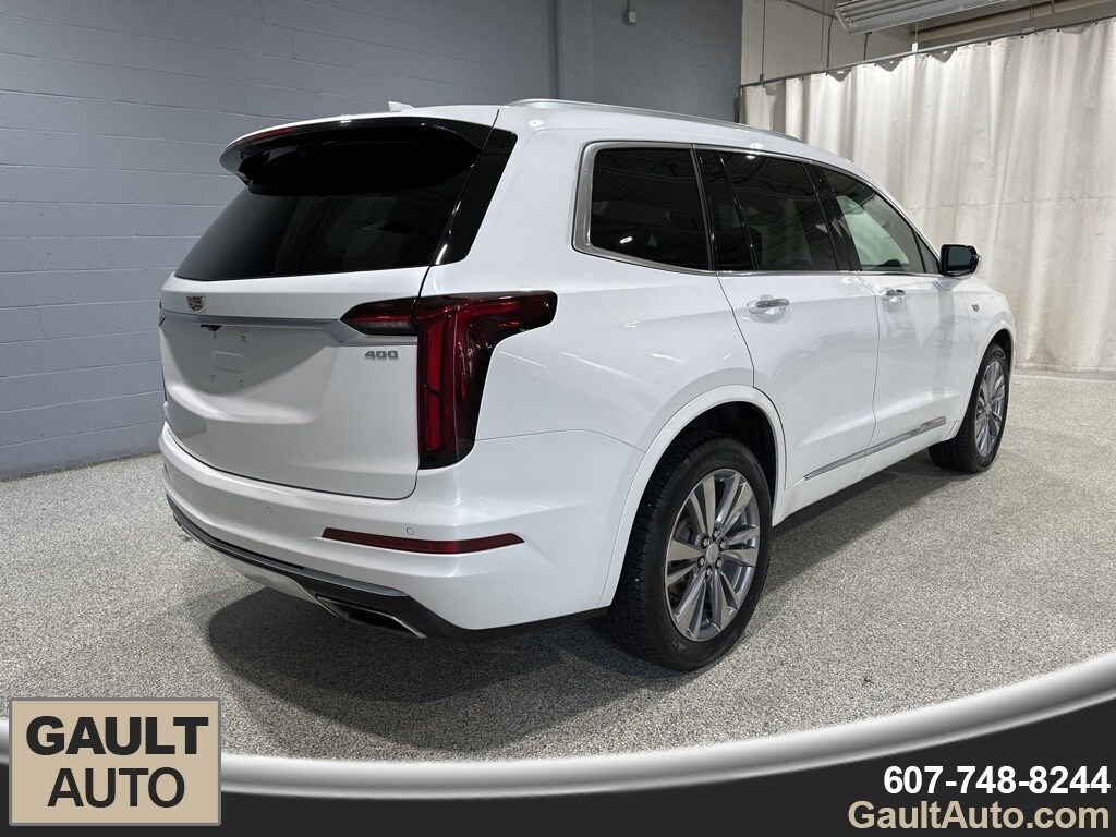 2022 Cadillac XT6 Premium Luxury photo 3