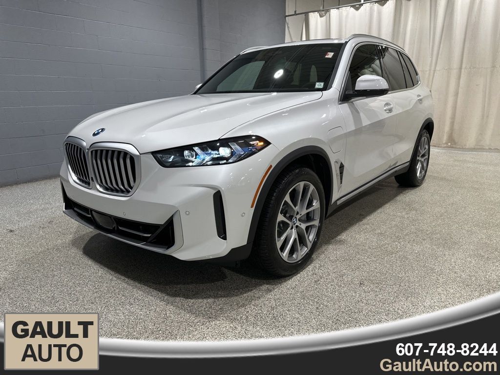 2026 BMW X5 50e's photo