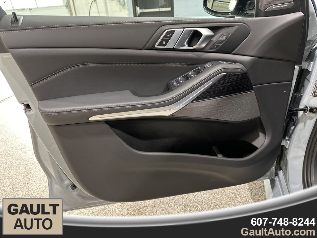 2026 BMW X5 40i - Photo 13