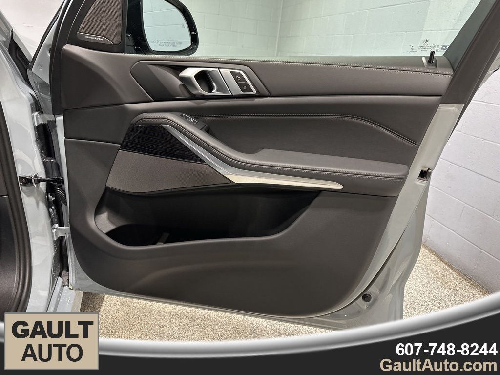 2026 BMW X5 40i - Photo 17