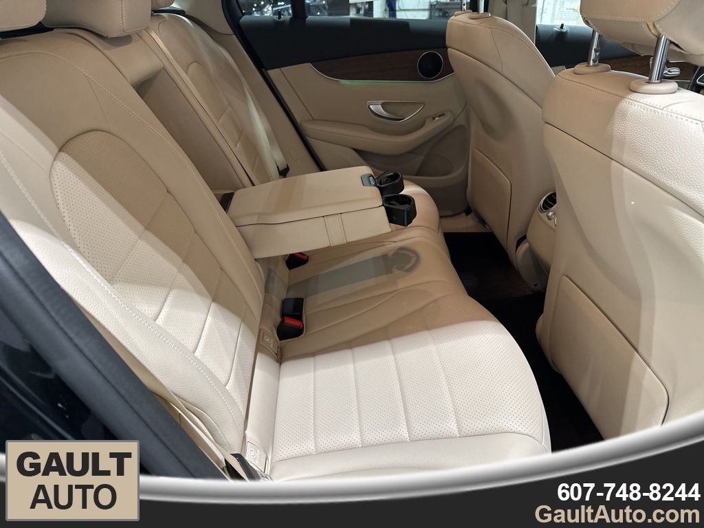 2022 Mercedes-Benz GLC GLC300 - Photo 20