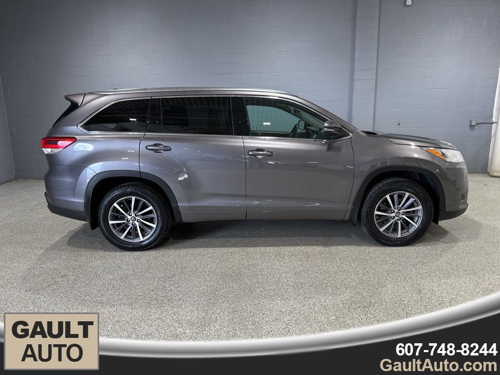 Used 2018 Toyota Highlander XLE with VIN 5TDJZRFH2JS551654 for sale in Endicott, NY