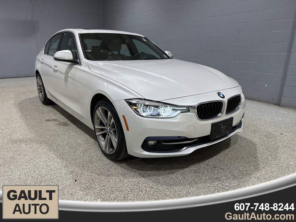 2018 BMW 3 Series 330i's photo