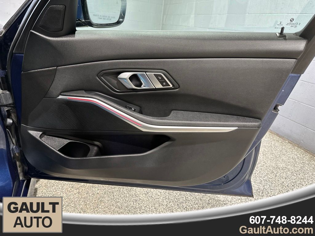 2021 BMW 3 Series 330i - Photo 17