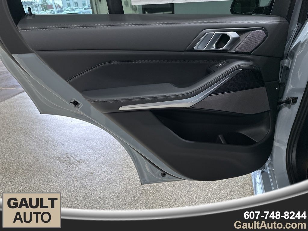 2026 BMW X5 40i - Photo 14