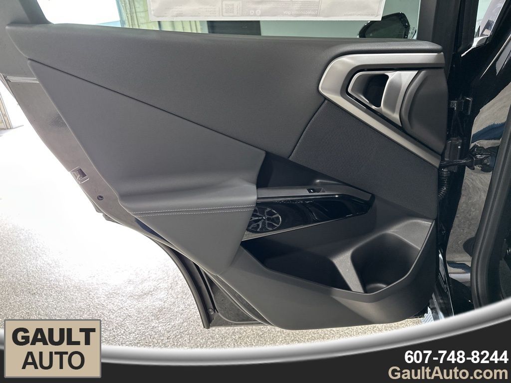 2026 BMW X3 30 - Photo 14