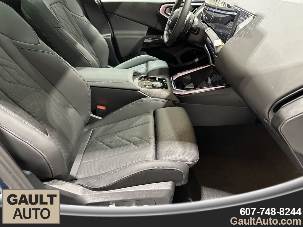 2026 BMW X3 30 - Photo 18
