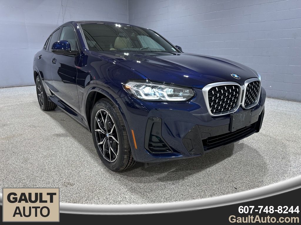 2023 BMW X4 30i's photo