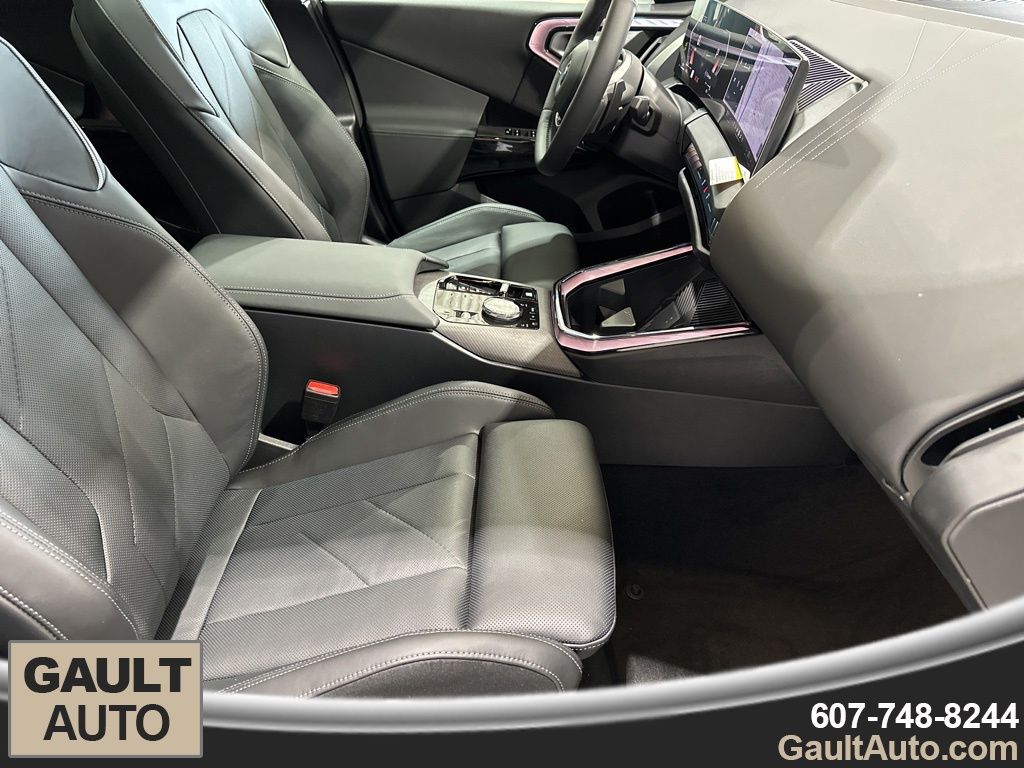 2026 BMW X3 30 - Photo 18