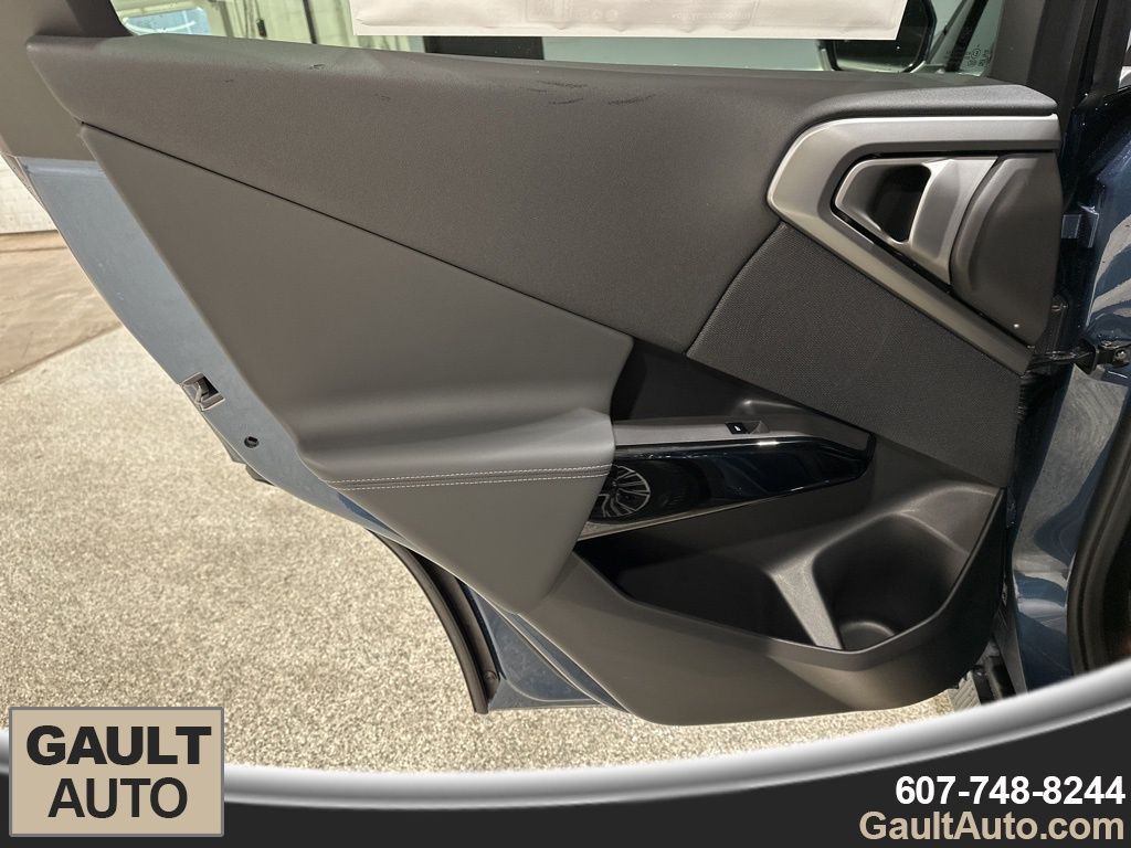 2026 BMW X3 30 - Photo 14