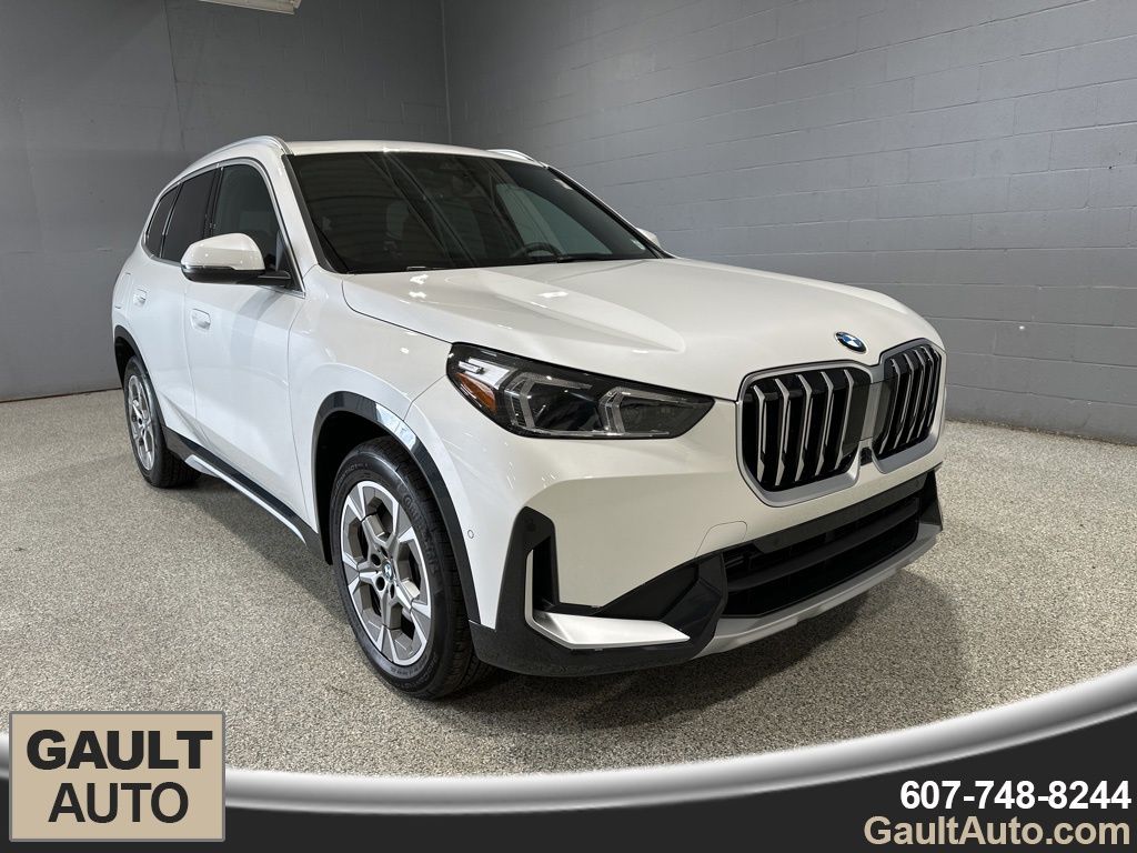 2026 BMW X1 28i's photo