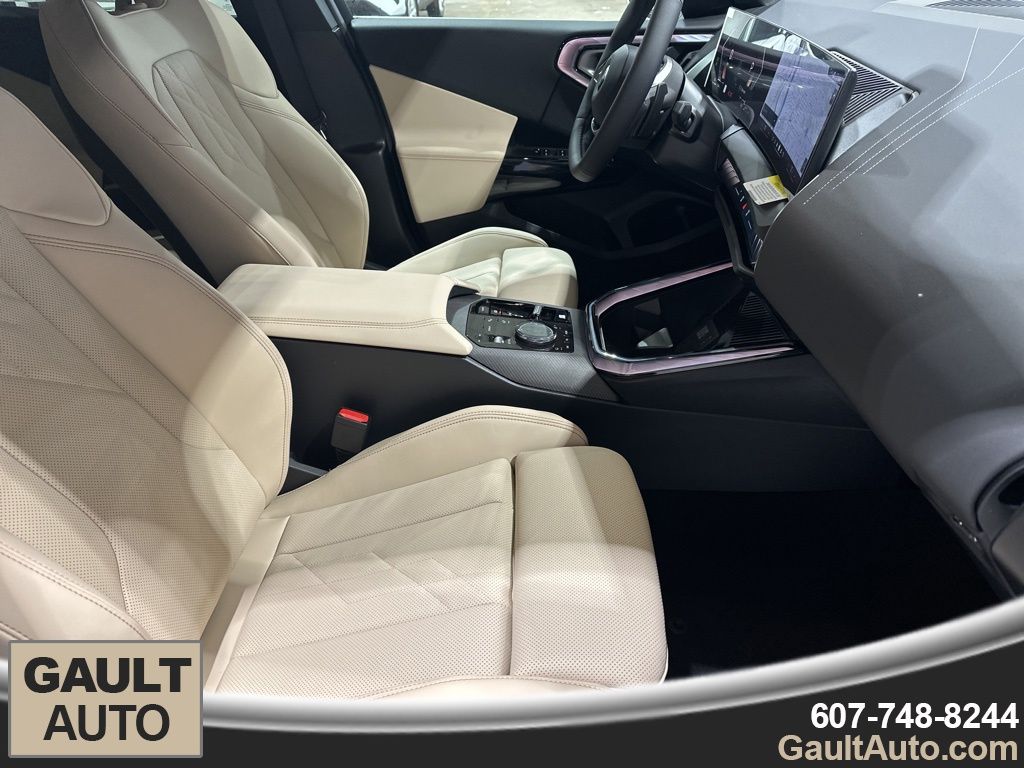 2026 BMW X3 30 - Photo 18