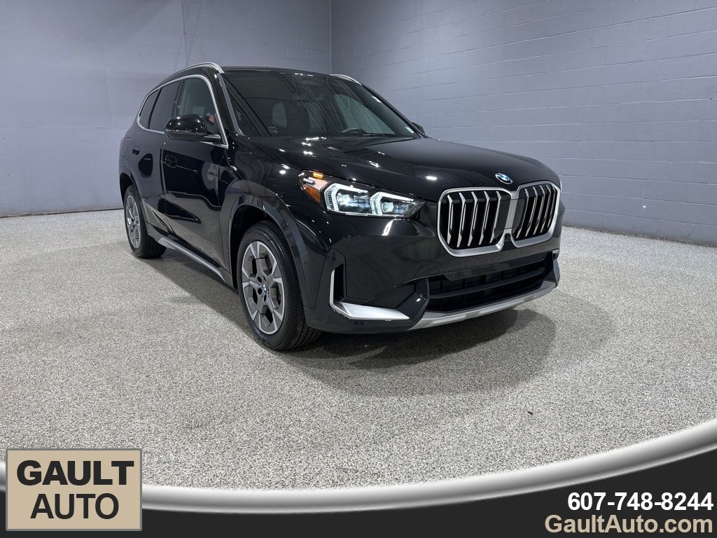 2025 BMW X1 28i's photo