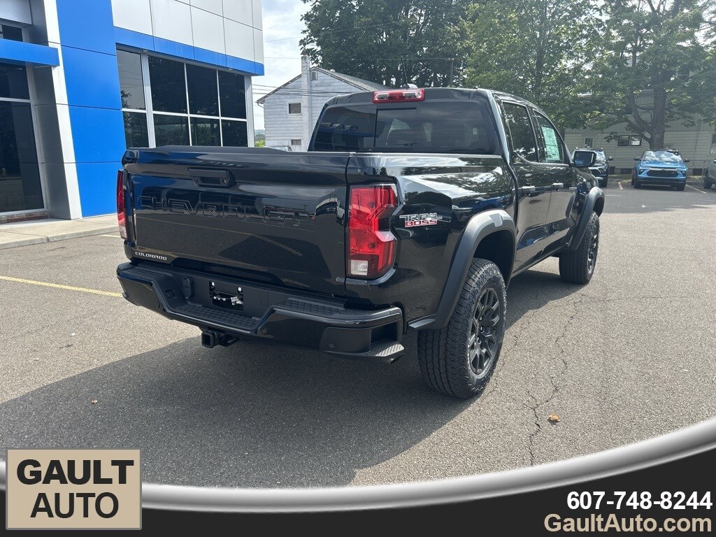 2026 Chevrolet Colorado Trail Boss photo 3