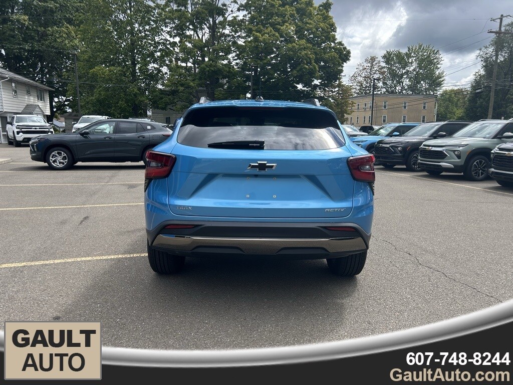 2025 Chevrolet Trax ACTIV photo 2
