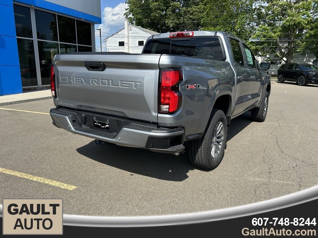 2025 Chevrolet Colorado Work Truck LT photo 3