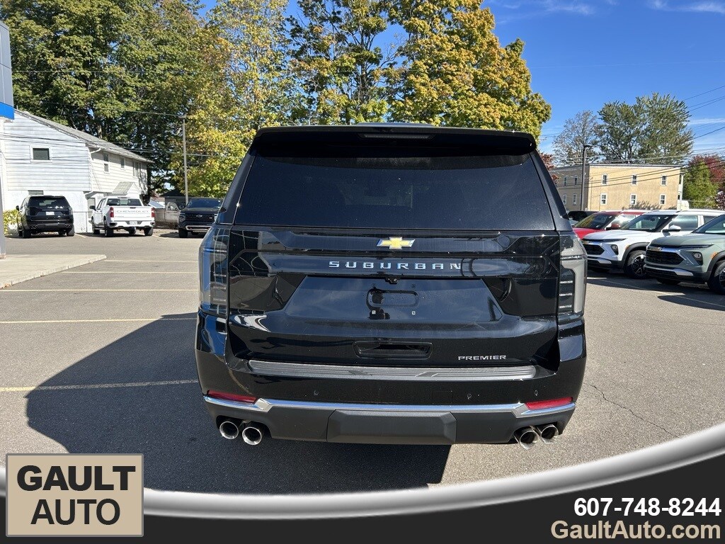 2025 Chevrolet Suburban Premier photo 3