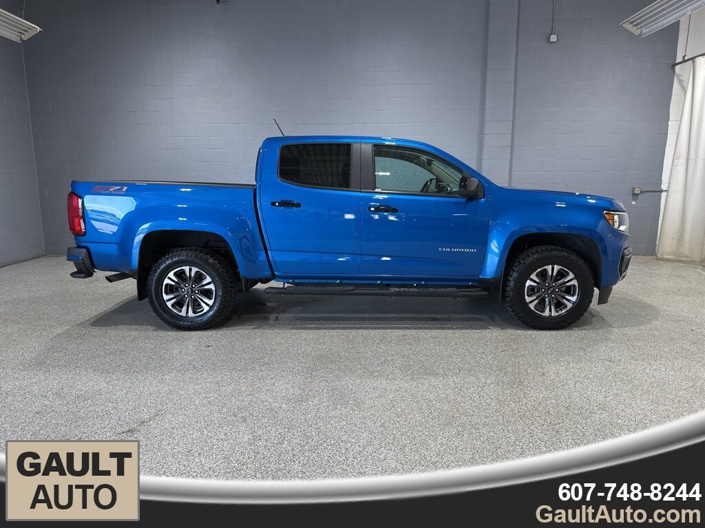 2022 Chevrolet Colorado Z71 photo 2