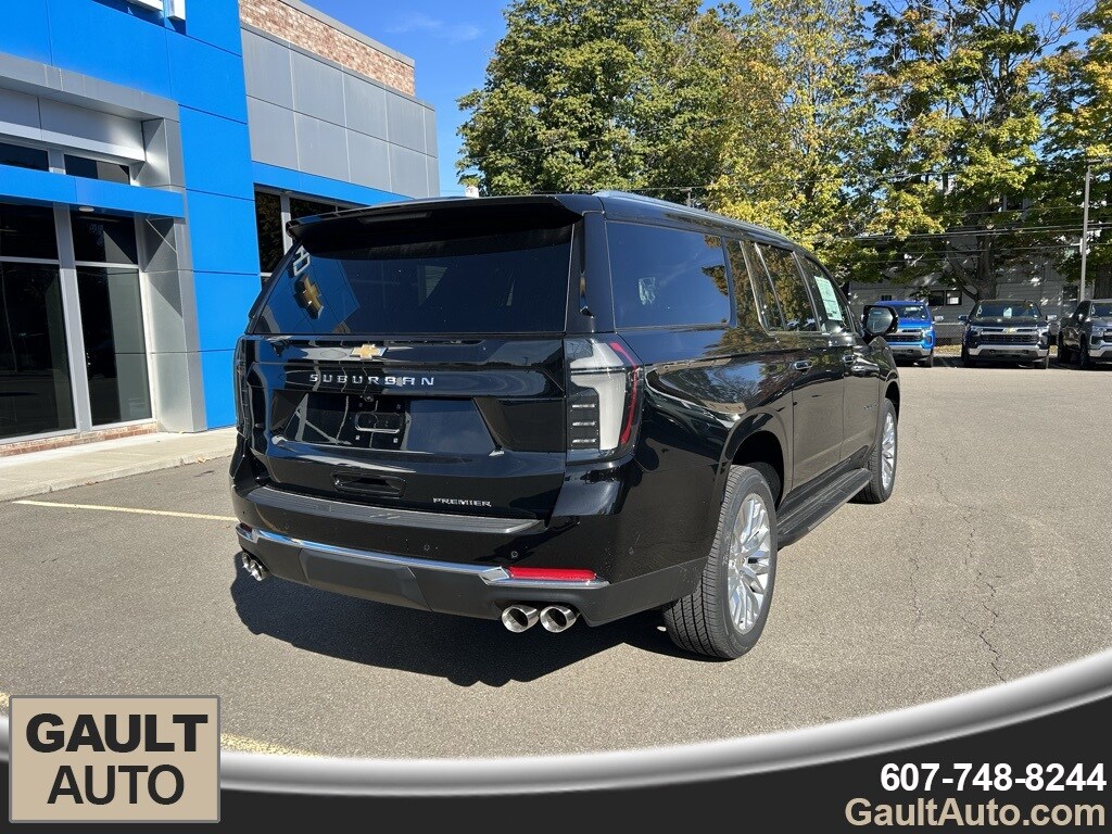 2025 Chevrolet Suburban Premier photo 2