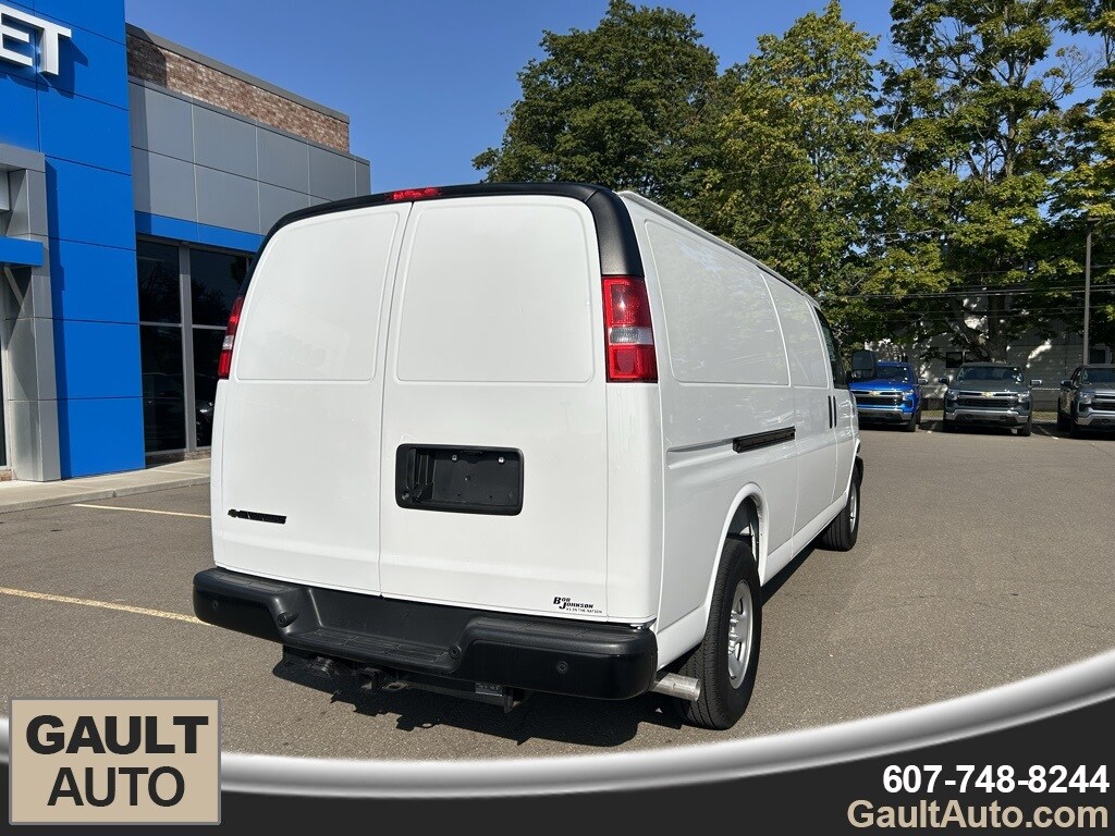 2025 Chevrolet Express 2500 Work Van Cargo photo 2