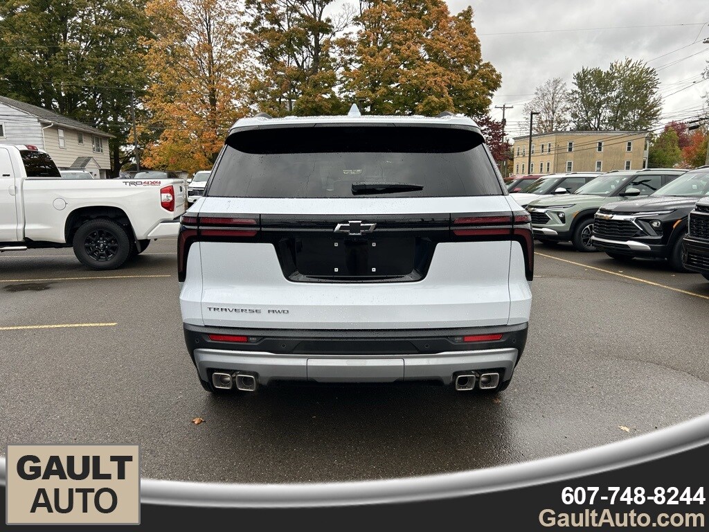 2026 Chevrolet Traverse photo 3