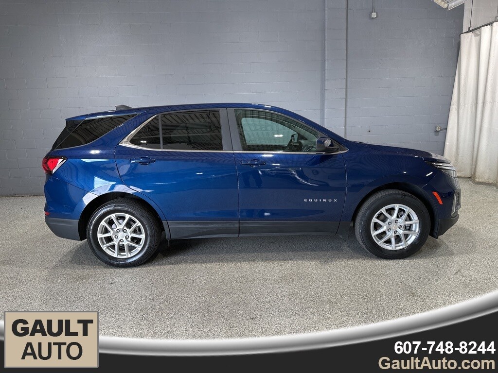 2022 Chevrolet Equinox photo 2