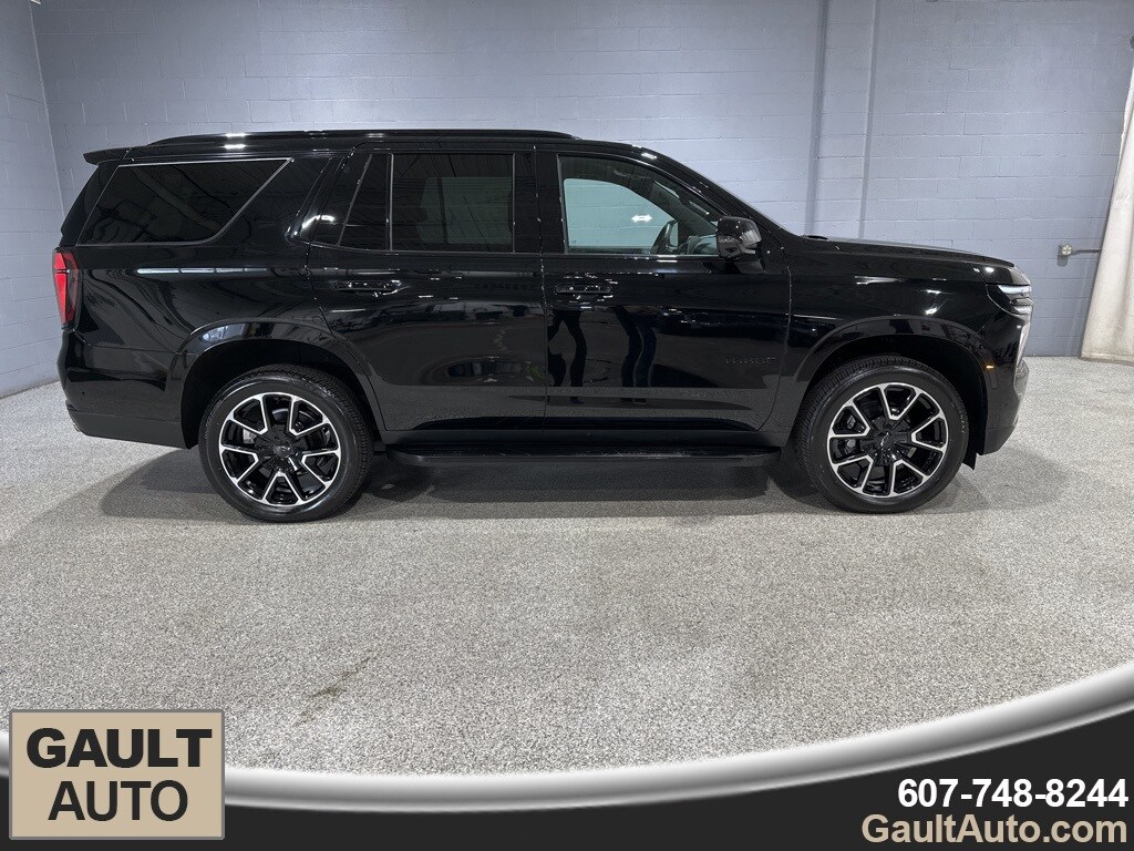 2025 Chevrolet Tahoe RST photo 2