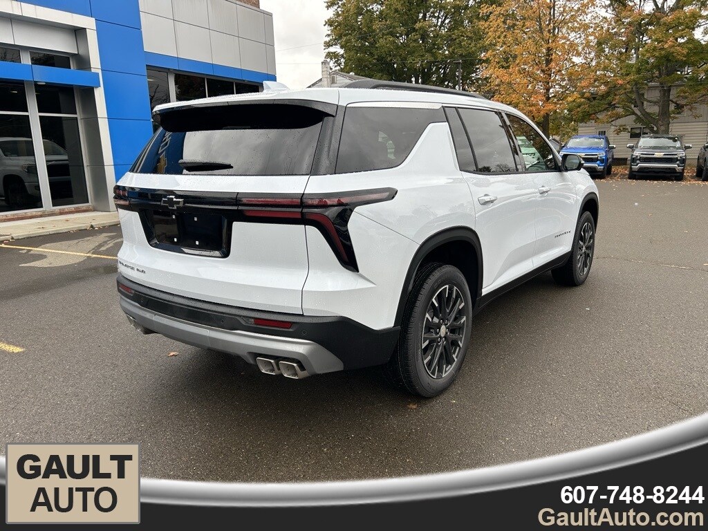 2026 Chevrolet Traverse photo 2