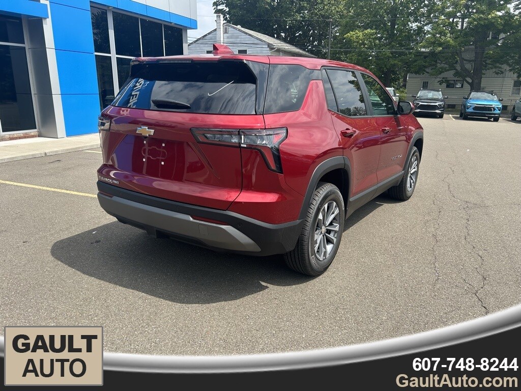 2026 Chevrolet Equinox LT photo 2