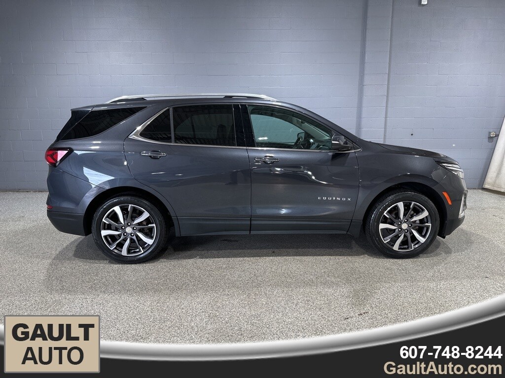 2022 Chevrolet Equinox Premier photo 2
